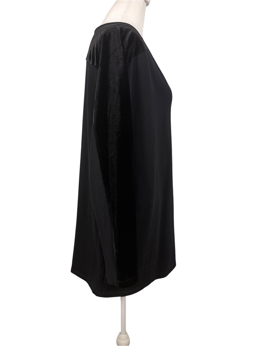 Intro Love Black Velvet Sleeve Tunic Top Large V Neck Pockets Quiet Luxury - Picture 4 of 11